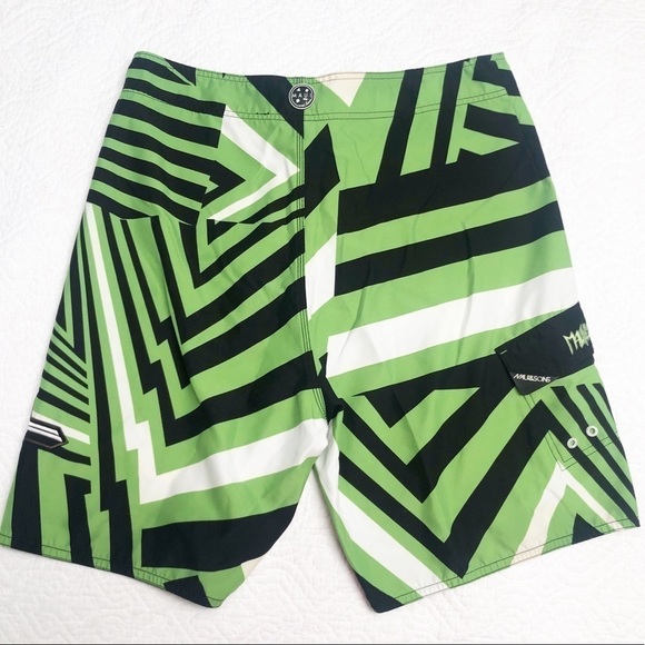 Maui & Sons Green Black Geo Boardshorts 36 - Picture 2 of 7